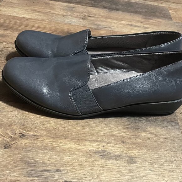 LIFESTRIDE Velocity 2.0 Black Faux Leather Slip-On Loafers - Picture 4 of 6